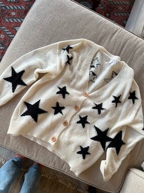 White button down sweater with black stars, Size M